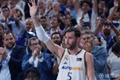 斯洛特队阵容调整争议：弗林蓬替补角色影响球队未来