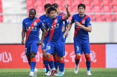 泰山队6-0横扫国安，韩鹏换人争议背后教练团队智慧彰显